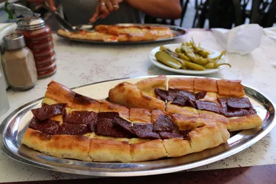 Pide mit Sucuk